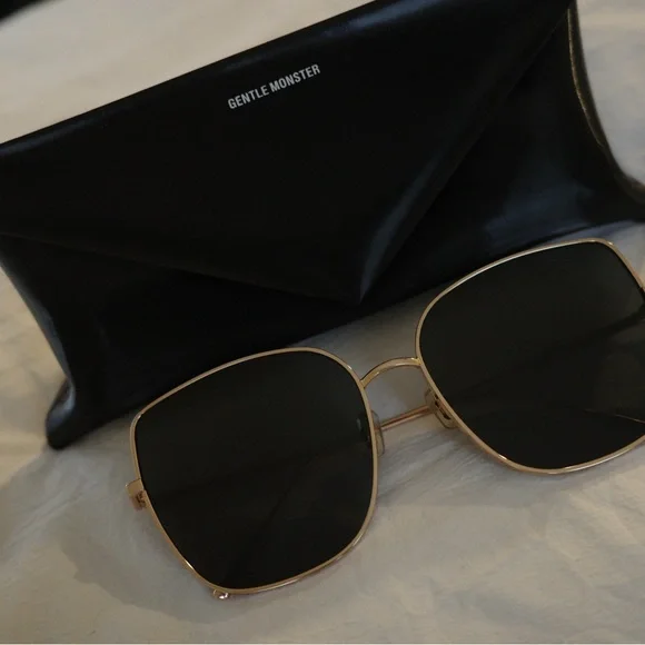 Gentle Monster Diane 02 Black and Gold Sunglasses - Picture 3 of 11